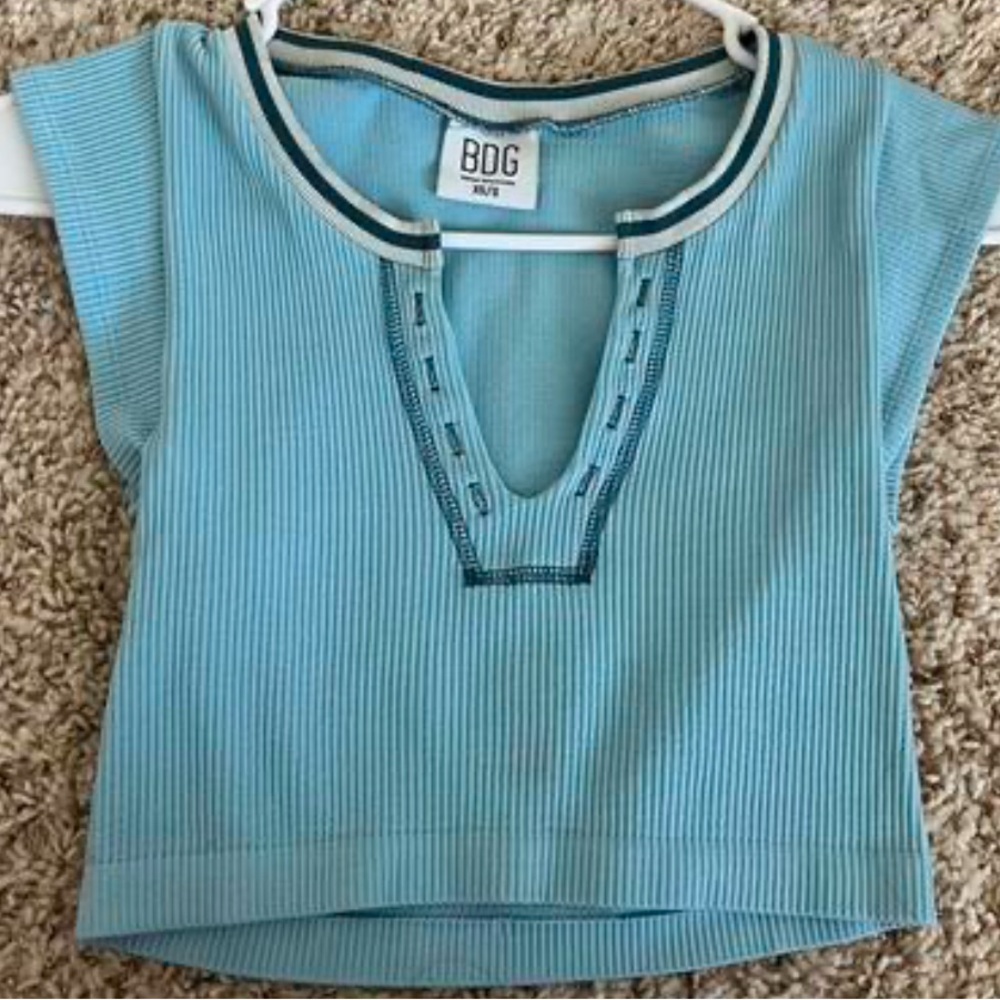 Urban outfitters croped blue top. Size xs. Worn.